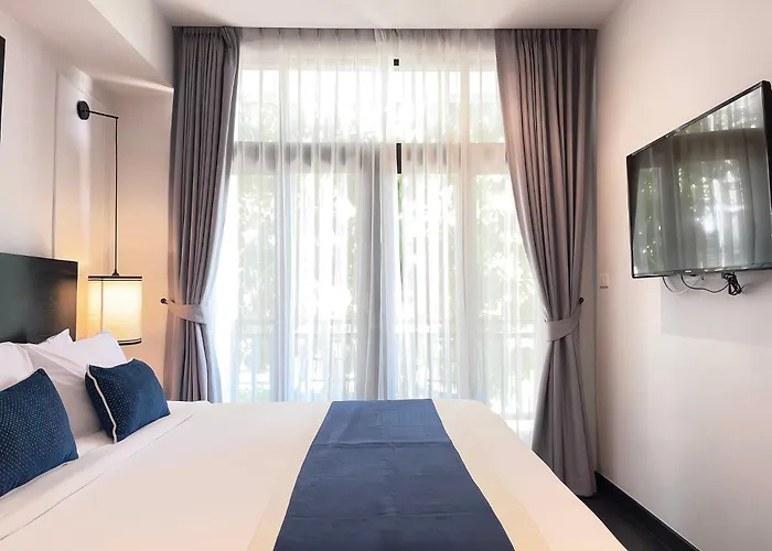 Cheeva Dee Hotel